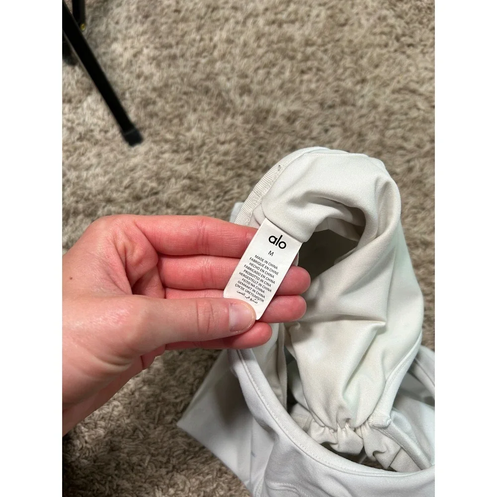Alo Yoga Wild Thing Bra Airlift Ruched V-Neck Racerback Bone White Womens Medium